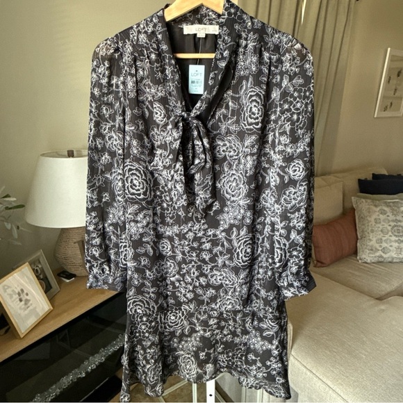 Loft Women’s Etched Floral Bow Flounce Dress Black/white Size MP NWT $89.95 - Picture 2 of 9